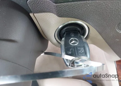 2010 Mercedes-Benz C 300 Sport z USA, uszkodzony, nr VIN WDDGF5EB6AR118206